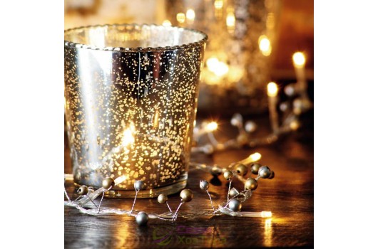 Прикрашаємо будинок за допомогою новорічної гірлянди