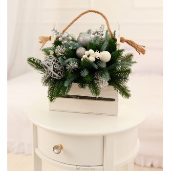 Новорічна композиція у дерев'яному кашпо "Green-blue"