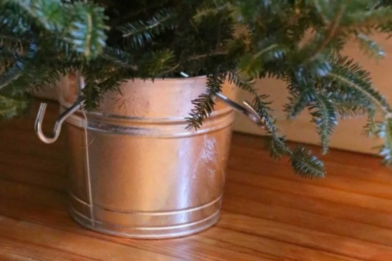 прикрашаемо низ ялинки