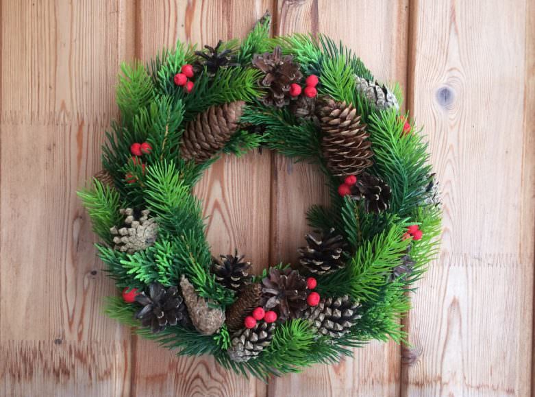 новорічний вінок своїми руками